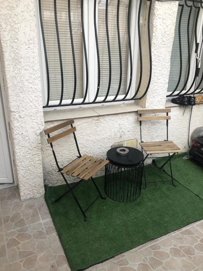 Studette Independant Avec Terrasse-climatisation Marseille